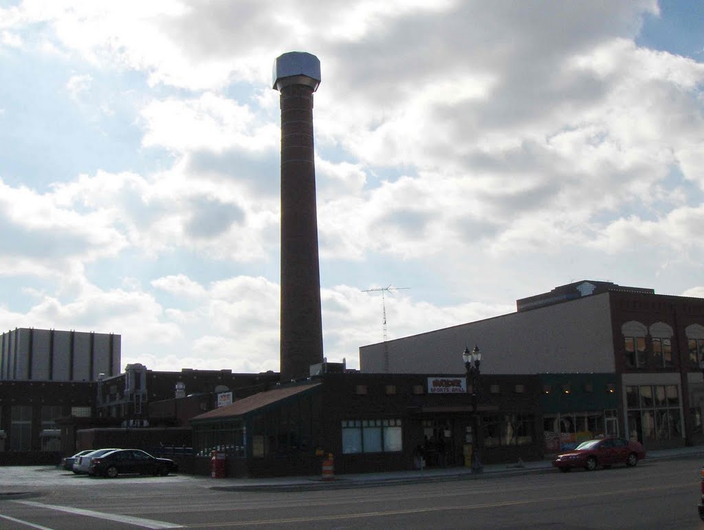 Nuthouse Sports Grill, GLCT