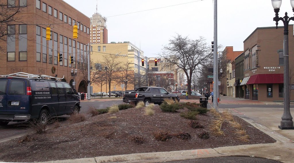 Washington Sq St and Kalamazoo St