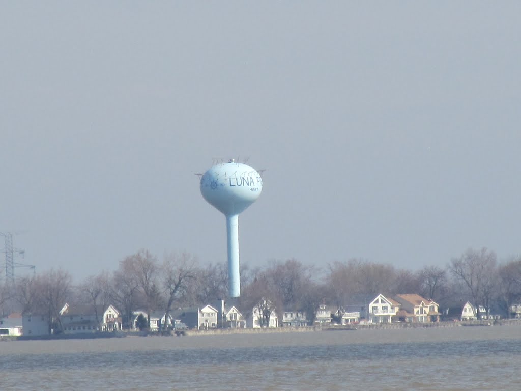 Luna Pier viewed from east Erie