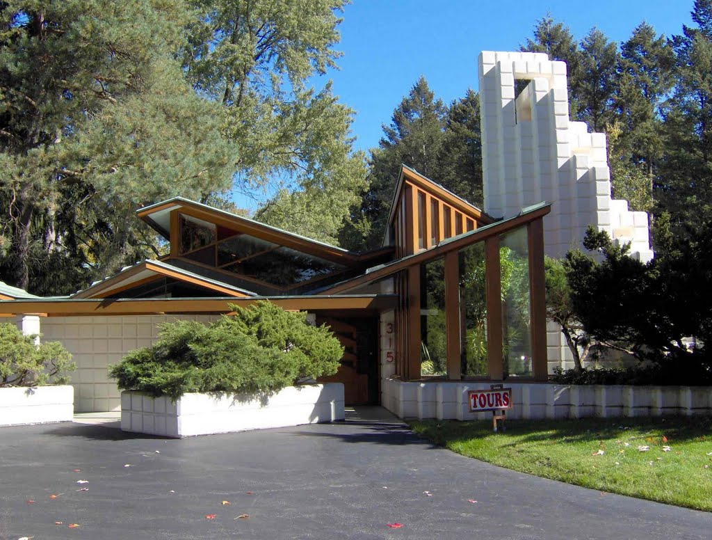 Alden B Dow Home and Studio, GLCT