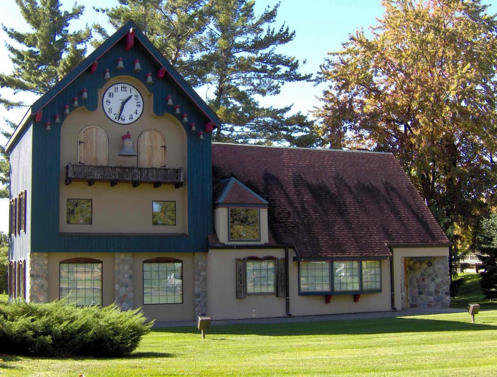 Santa House, GLCT