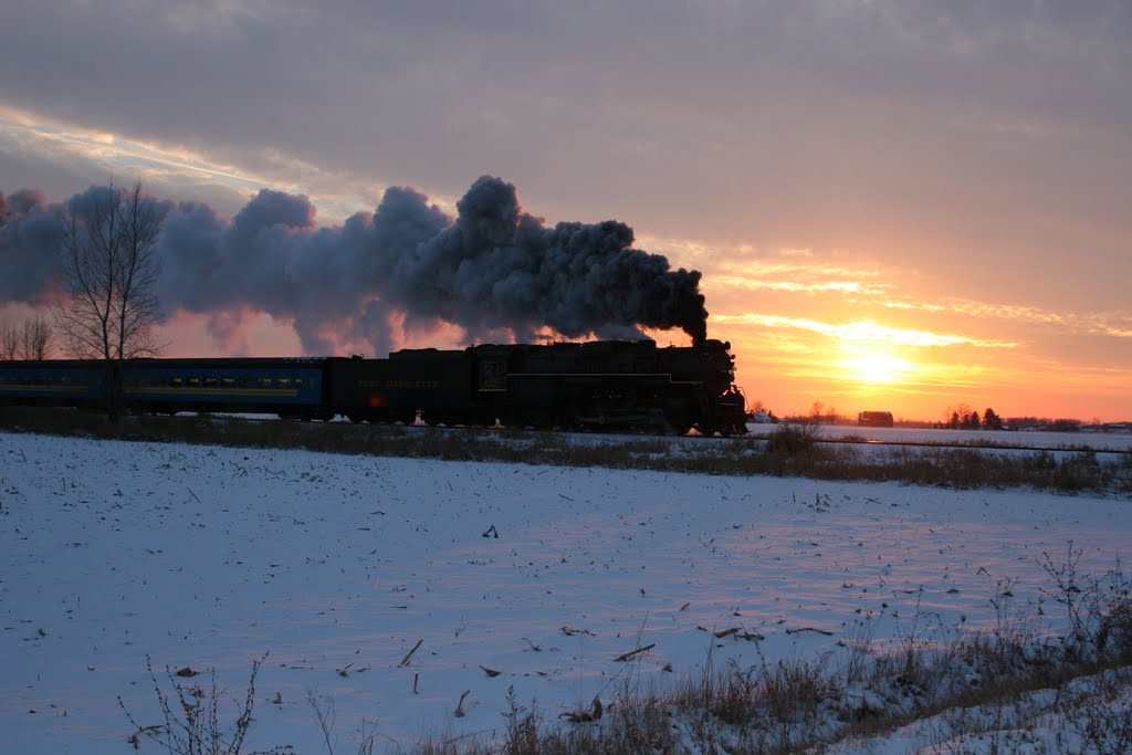 PM 1225 Polar Express North of Owosso, Michigan, November 2005