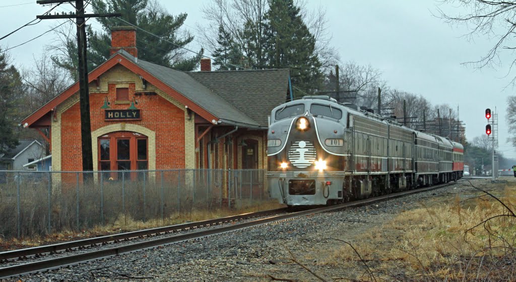 CN Santa Train passing Former GTW Train Station, Holly, Michigan, December 2011