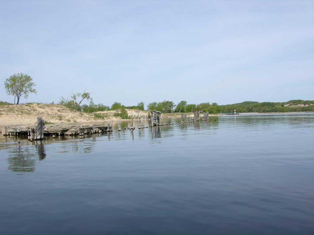SAND DOCKS