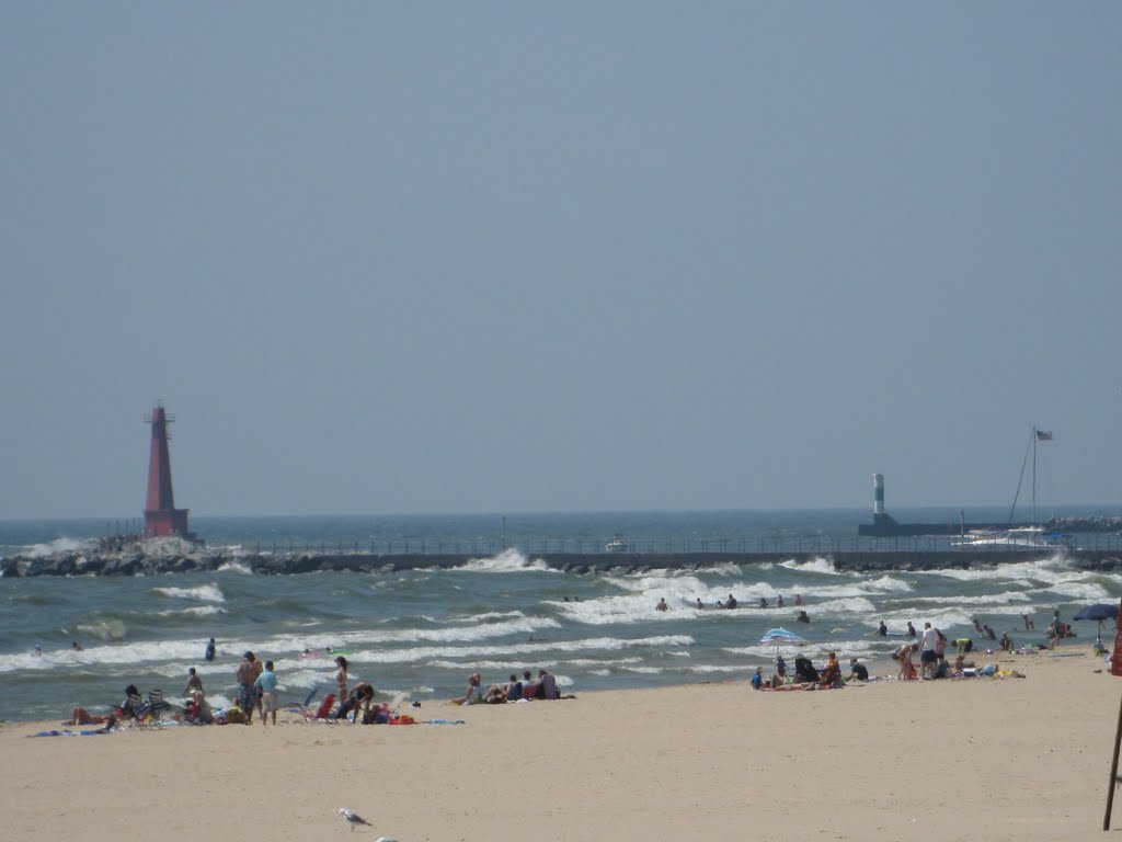 Pere Maquette Park beach with the Muskegon lighthouses