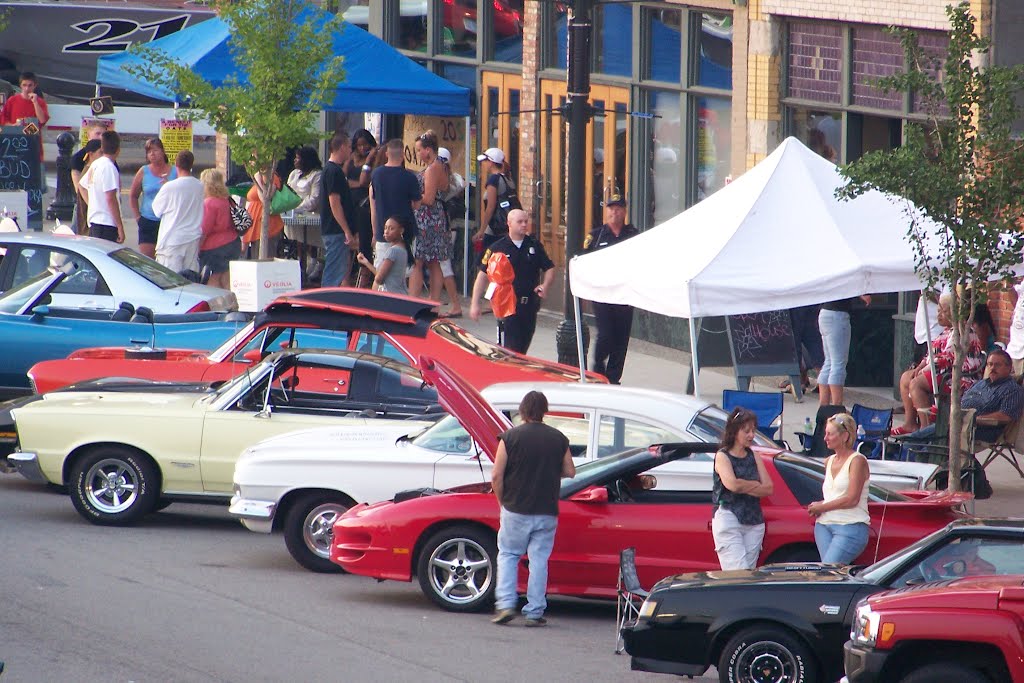 Dream Cruise, South Saginaw, Pontiac