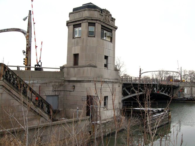 Oakwood Blvd / Fort Street bascule bridge...seems like a cushy job