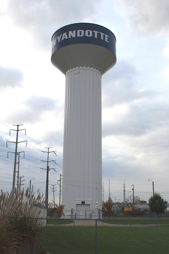 Wyandotte Water Tower, Pine Street, Wyandotte, Michigan