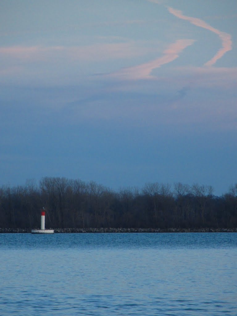 Fighting Island Light on the border between US and CA