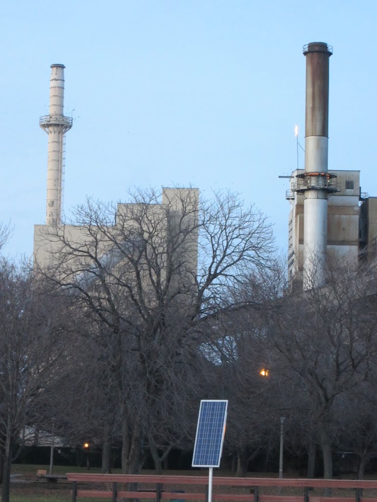 With and without CO2 emission during twilight time (coal functional, solar non-functional)