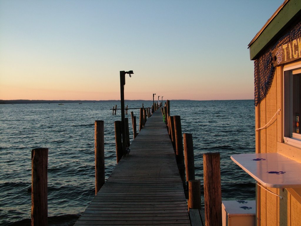 Holiday Inn Dock - West Bay