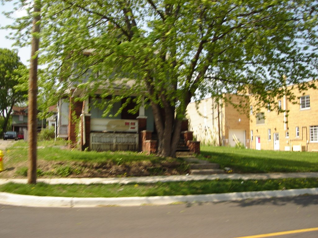 Lyon Place and West Third Avenue