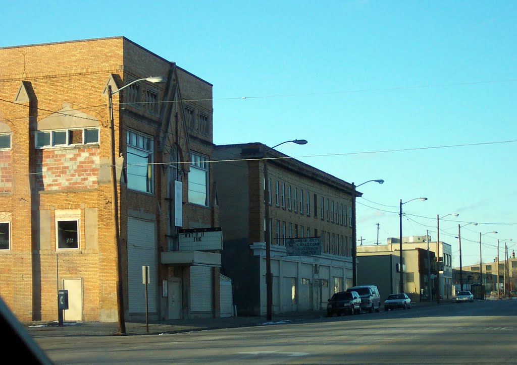 Buildings near N Saginaw & Louisa St. Flint, MI