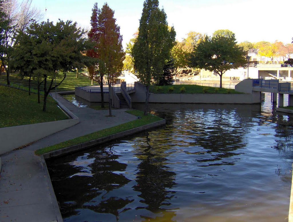 Riverbank Park, GLCT