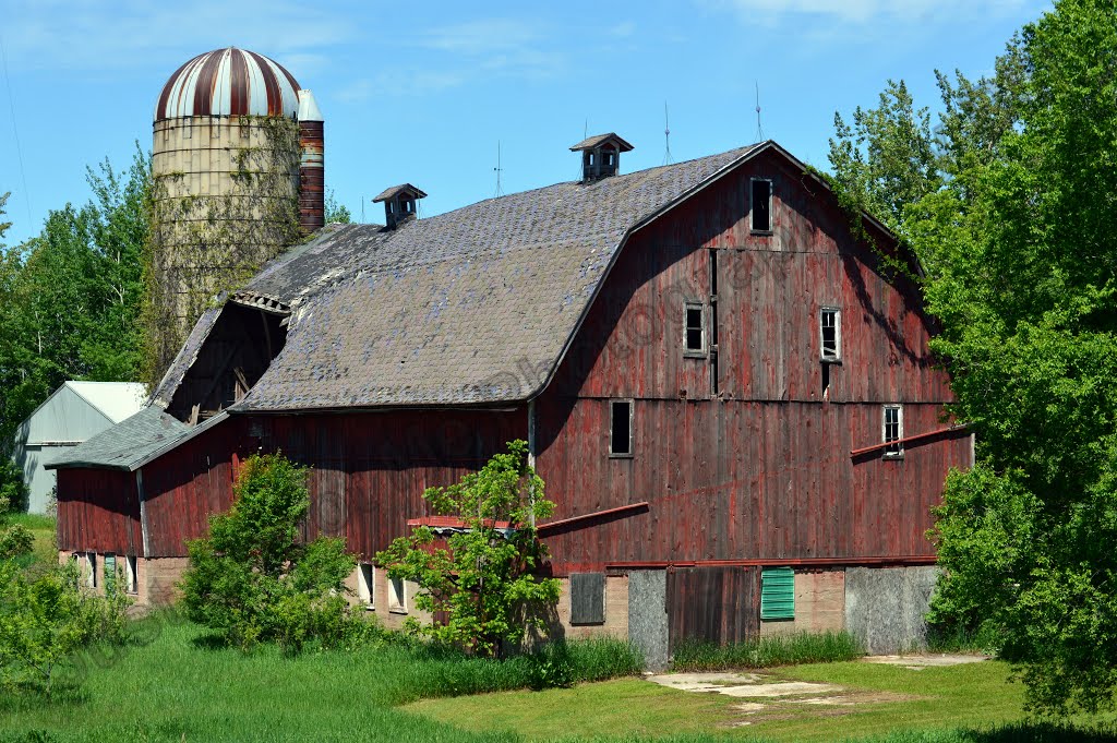 S. Center Hwy Barn 6
