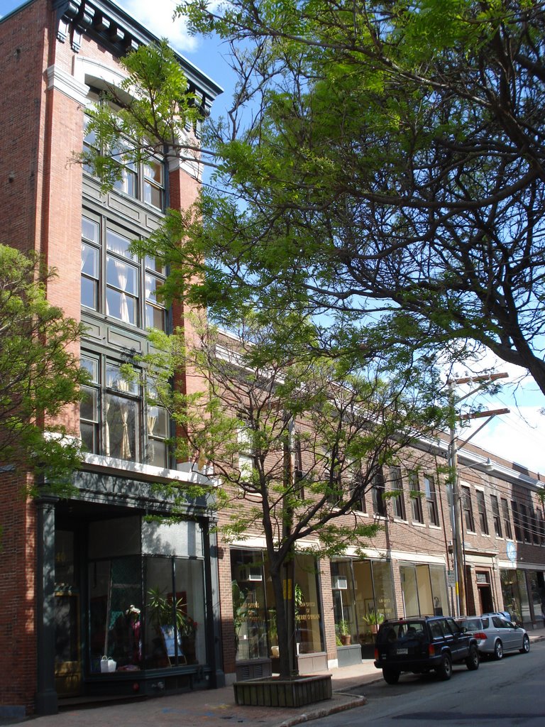Columbia St