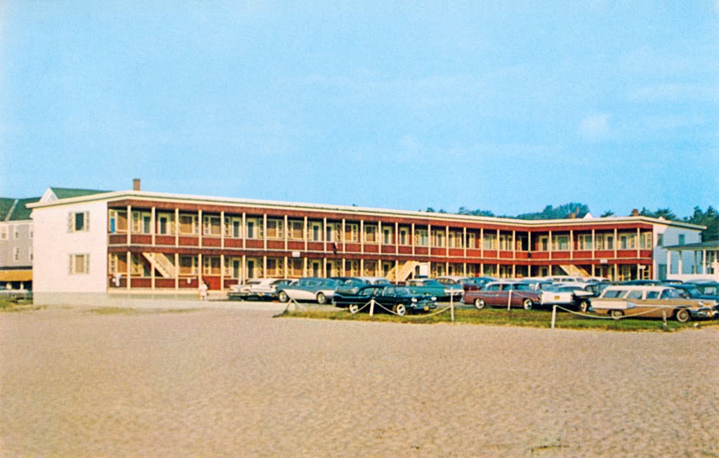 Old Colonial Motel in Old Orchard Beach, Maine