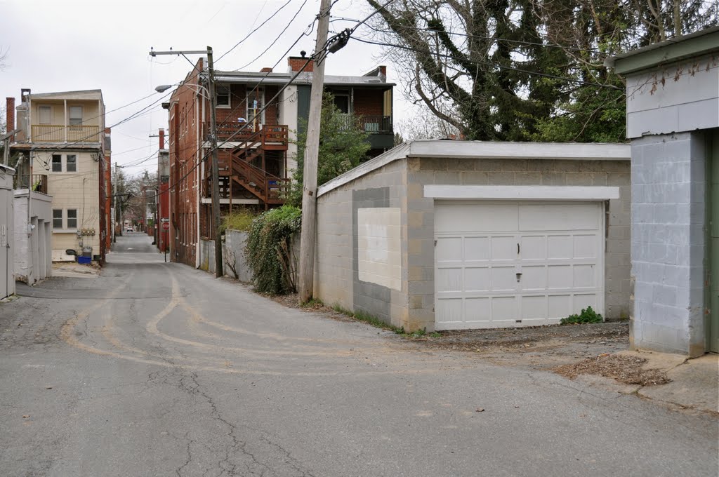 Maxwell Alley