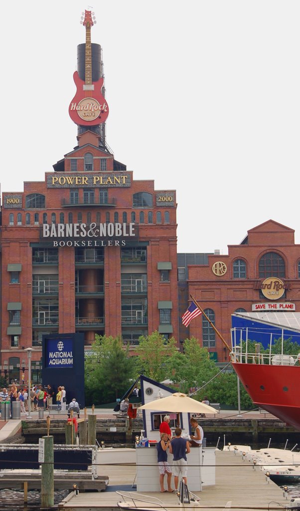 USA - MD - Baltimore. Inner Harbor - Power Books...? Books Power ? who cares - its HARD ROCK now