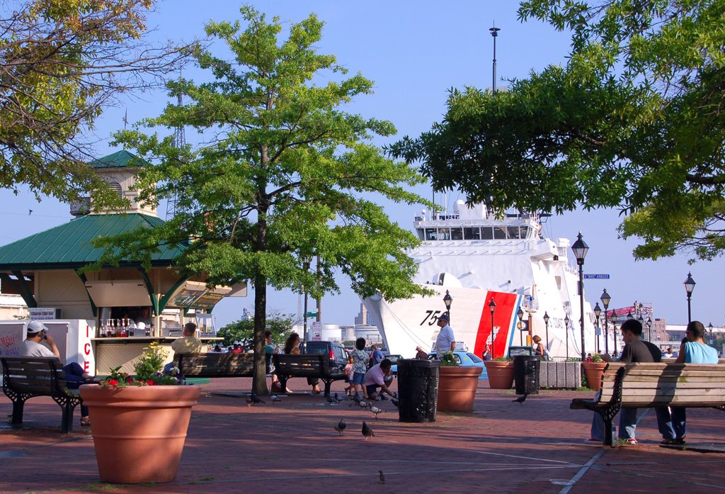 USA - MD - Baltimore.  Fells Point at South Broadway