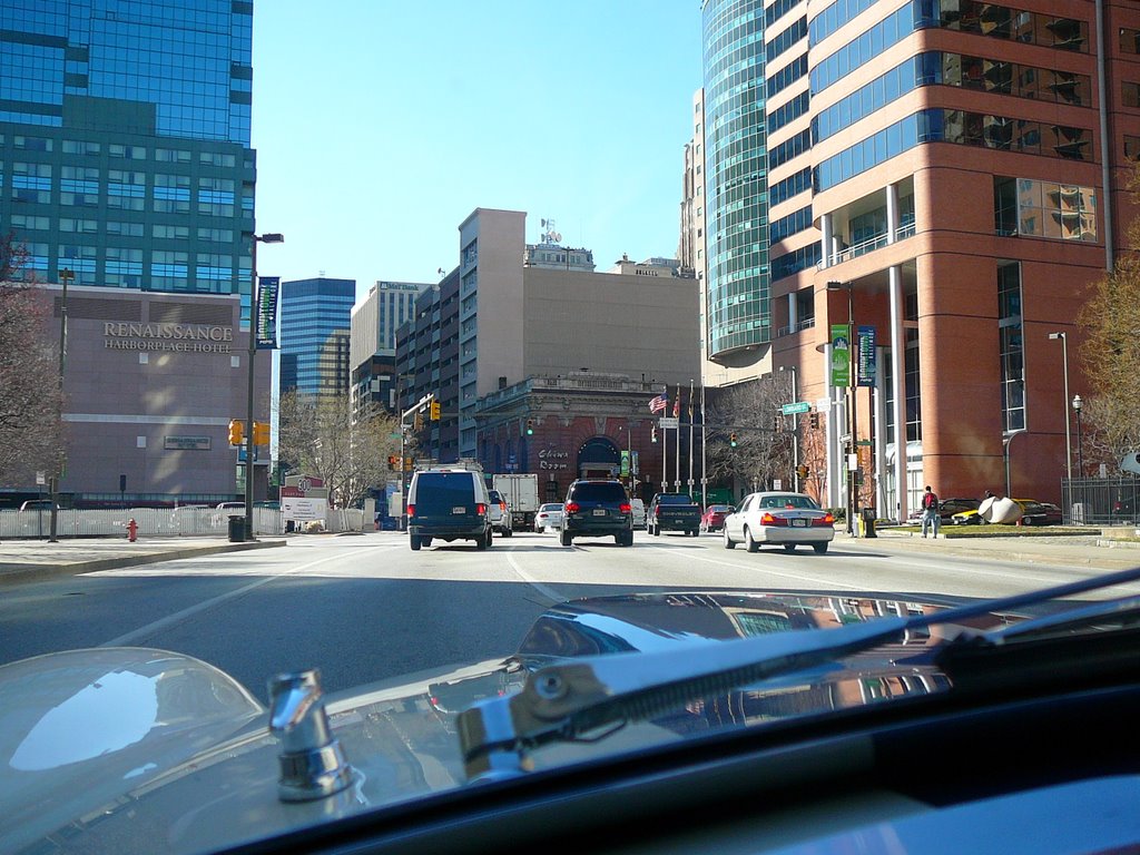 E Lombard at Commerce