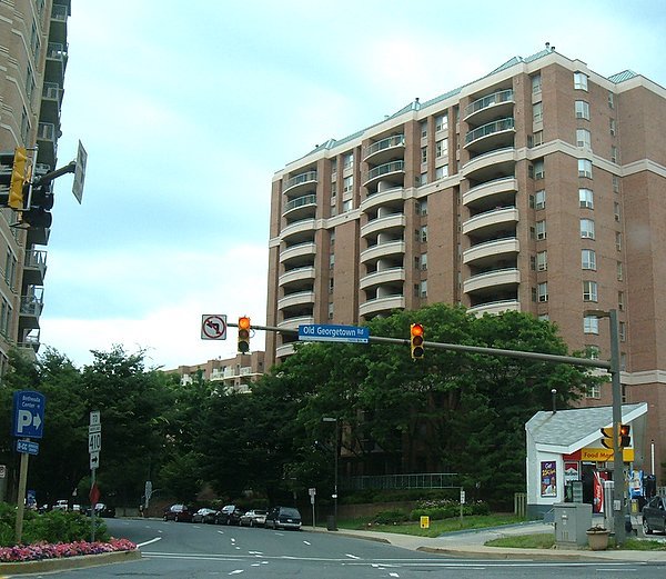 Woodmont Avenue at Old Georgetown Road, Bethesda, MD, USA
