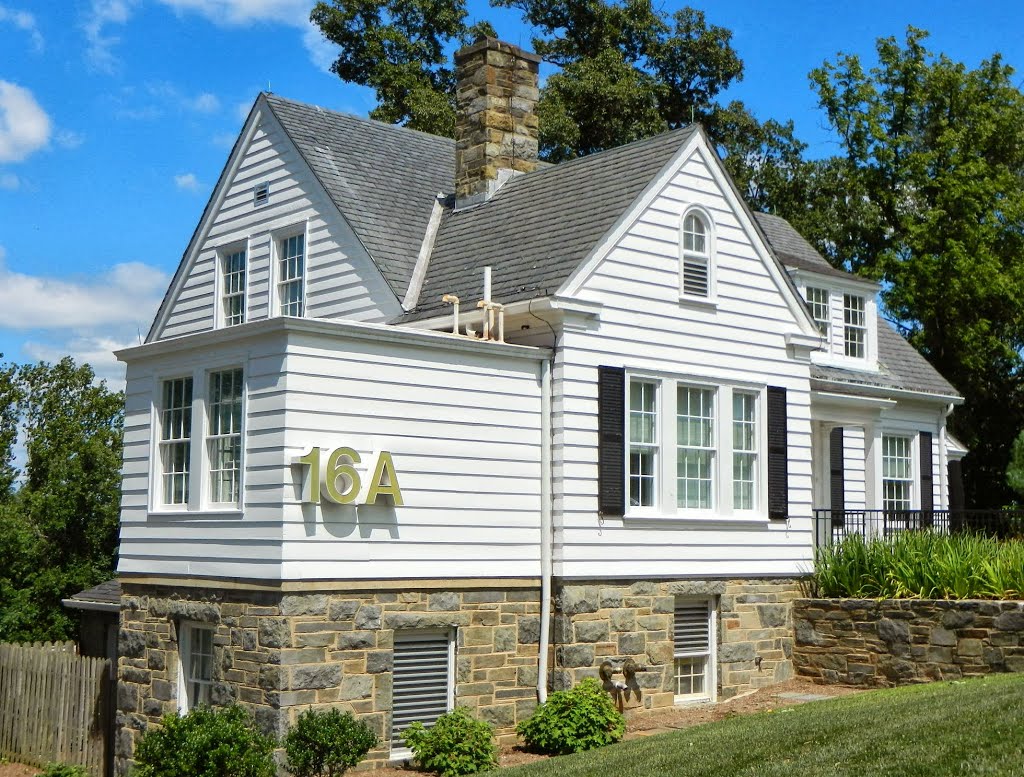 Caretakers Cottage for the Stone House, Building 16A, National Institutes of Health, 9000 Rockville Pike, Bethesda, MD ‎