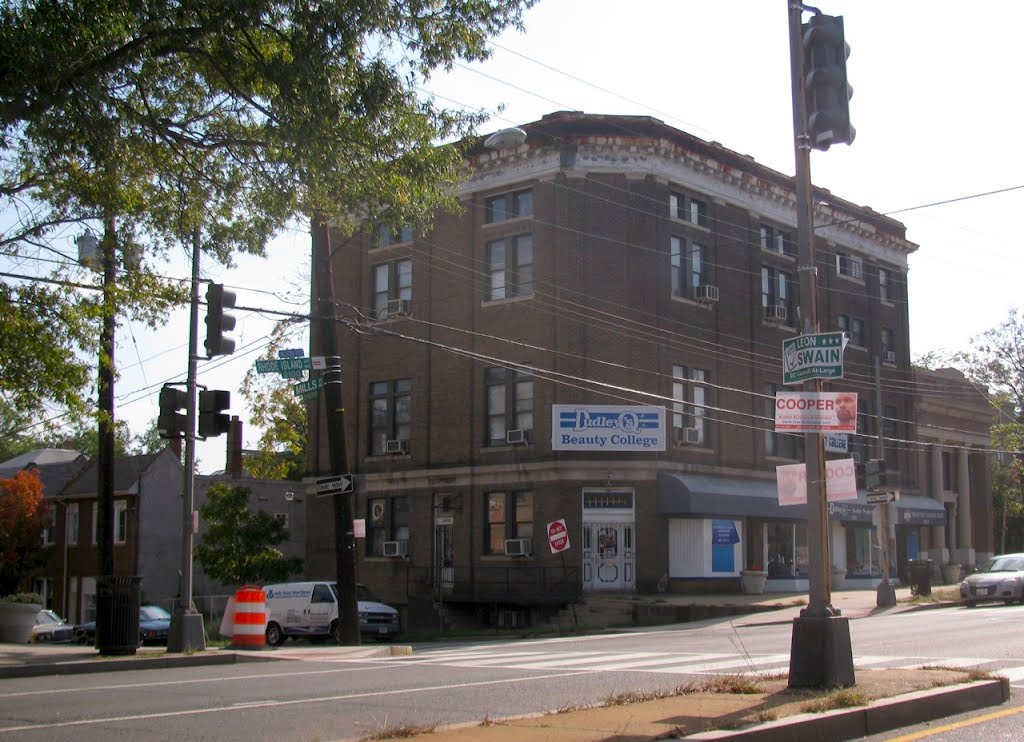 Beauty College In Old Elegant Quarters