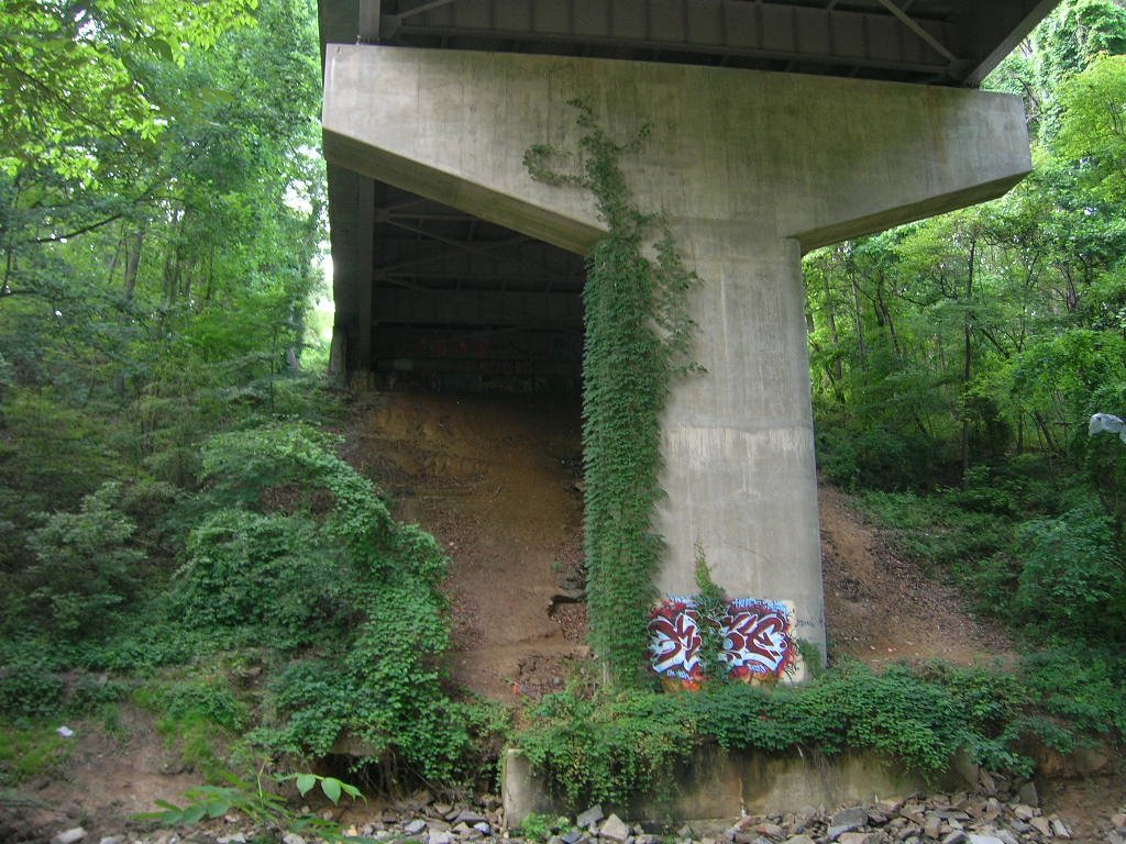 Under GW PKY on trail