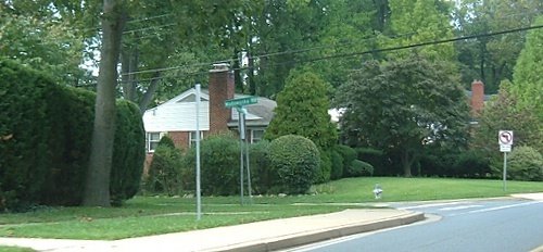 Sangamore Road at Madawaska Road, Glen Echo, Bethesda, MD, USA