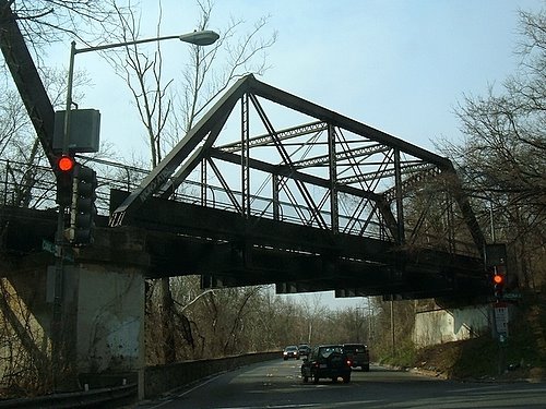 Old Canal Road Railroad Bridge with Capital Crescent Trail, at Arizona Avenue, NW, Washington, DC, USA