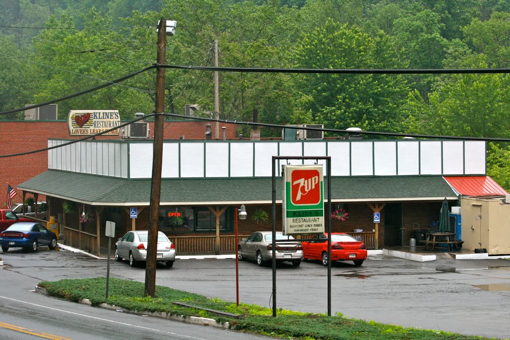Klines Restaurant Lovers Leap Lounge
