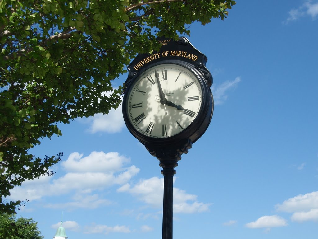 Clock in front of Stamp