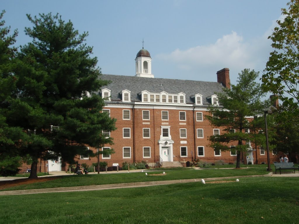 Anne Arundel Hall Honors Dorm