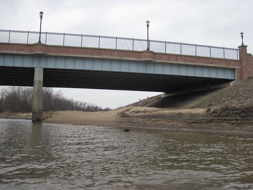The Western end of the route 1 bridge over the Anacostia