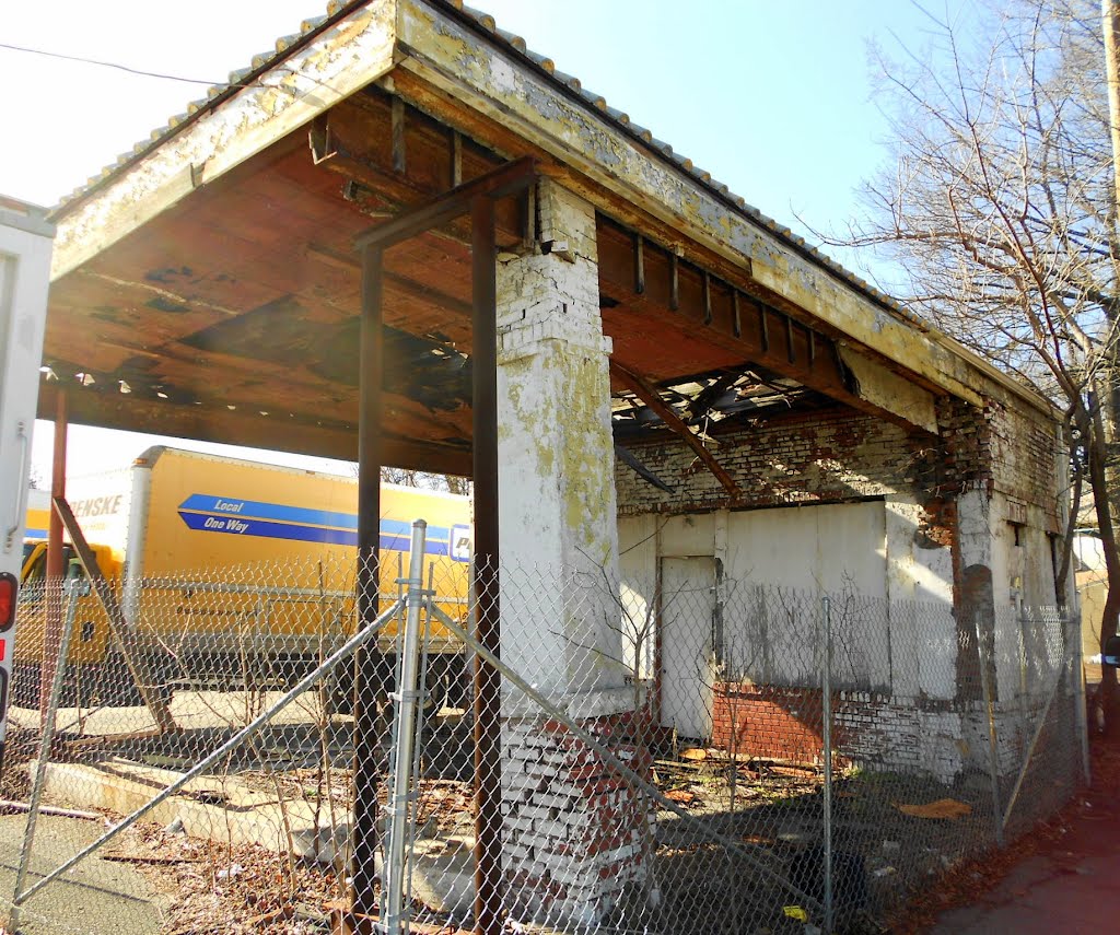 vintage gas station, 3210 Rhode Island Avenue Mount Rainier, MD 20712