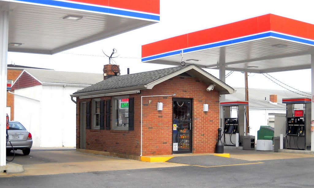 old gas station, A C & T Co, Historic National Road, Alt U.S. Route 40, 724 Frederick Street, Hagerstown, MD