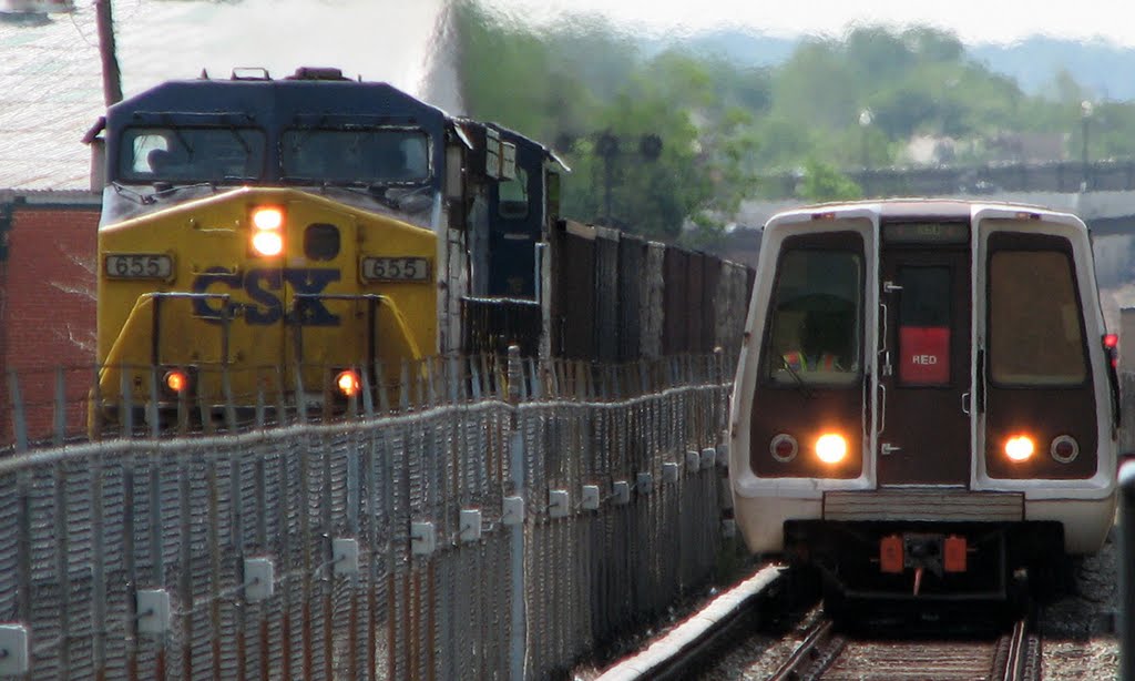 CSX and Metro Red Line at Fort Totten