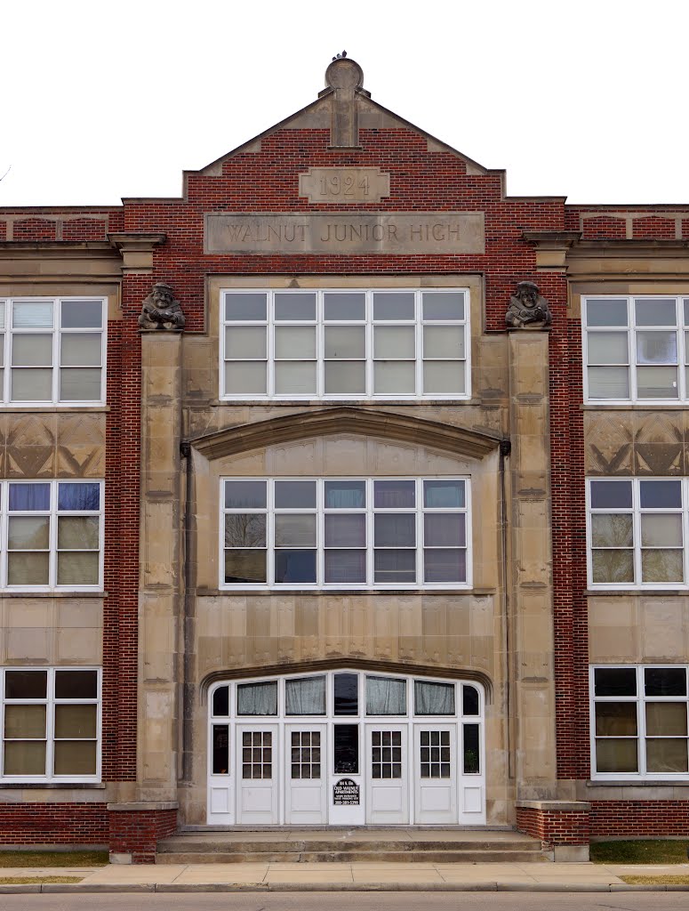 Grand Island, NE: Former Walnut Junior High