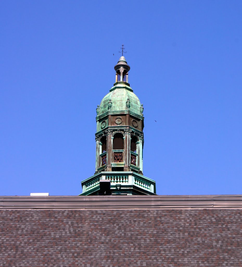 Grand Island, NE: cupola above courthouse