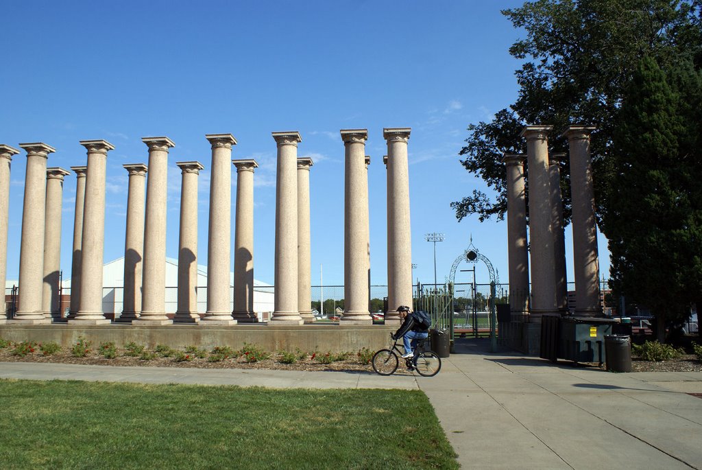 UNL Columns