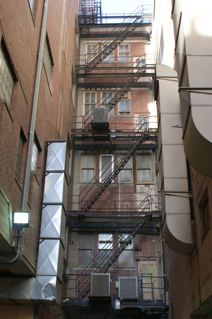 Lincoln, NE: downtown alley