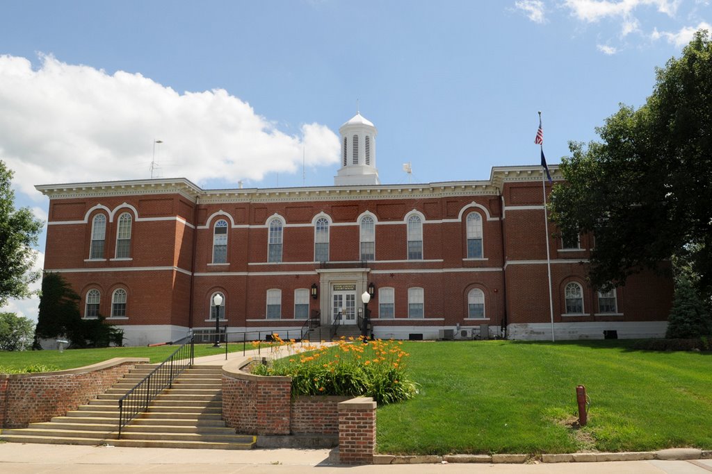Otoe Co. Courthouse (1865) Nebraska City, Neb. 6-2009