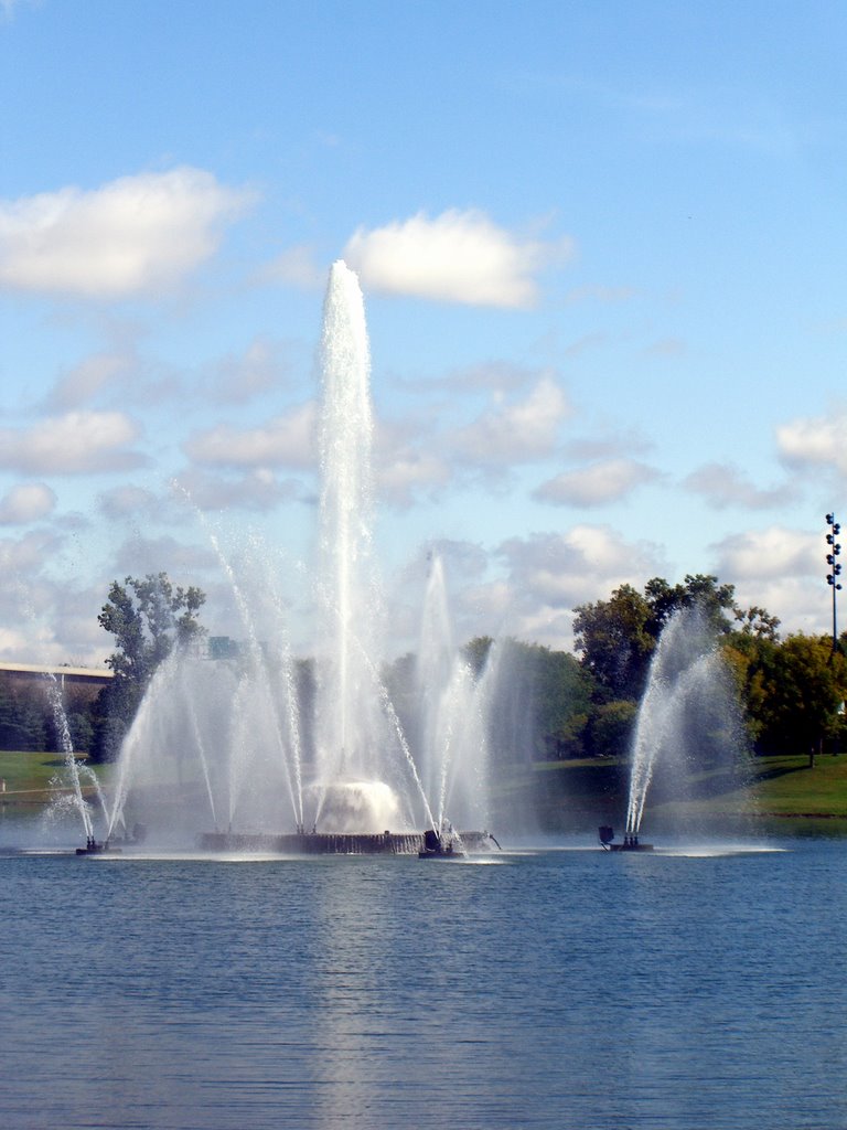 Fountain In Heartland of America Park