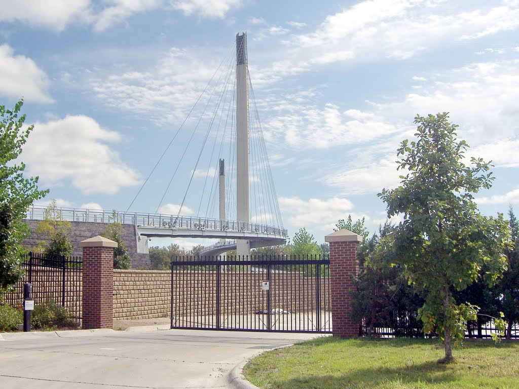 Bob Kerry Foot & Bike Bridge