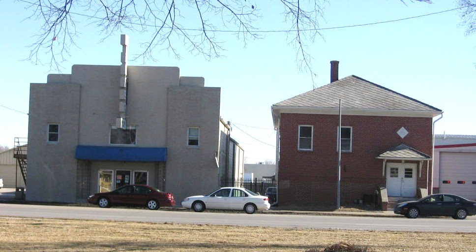 Papillion, NE: former Papio Theatre and Masonic Lodge (2009)