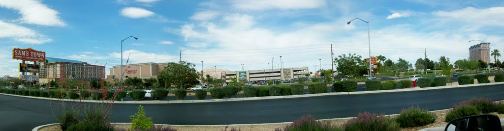 Boulder Strip south