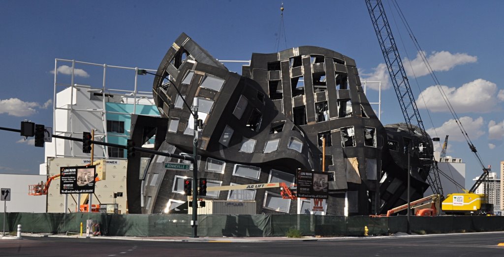 Frank Gehry, Under Construction