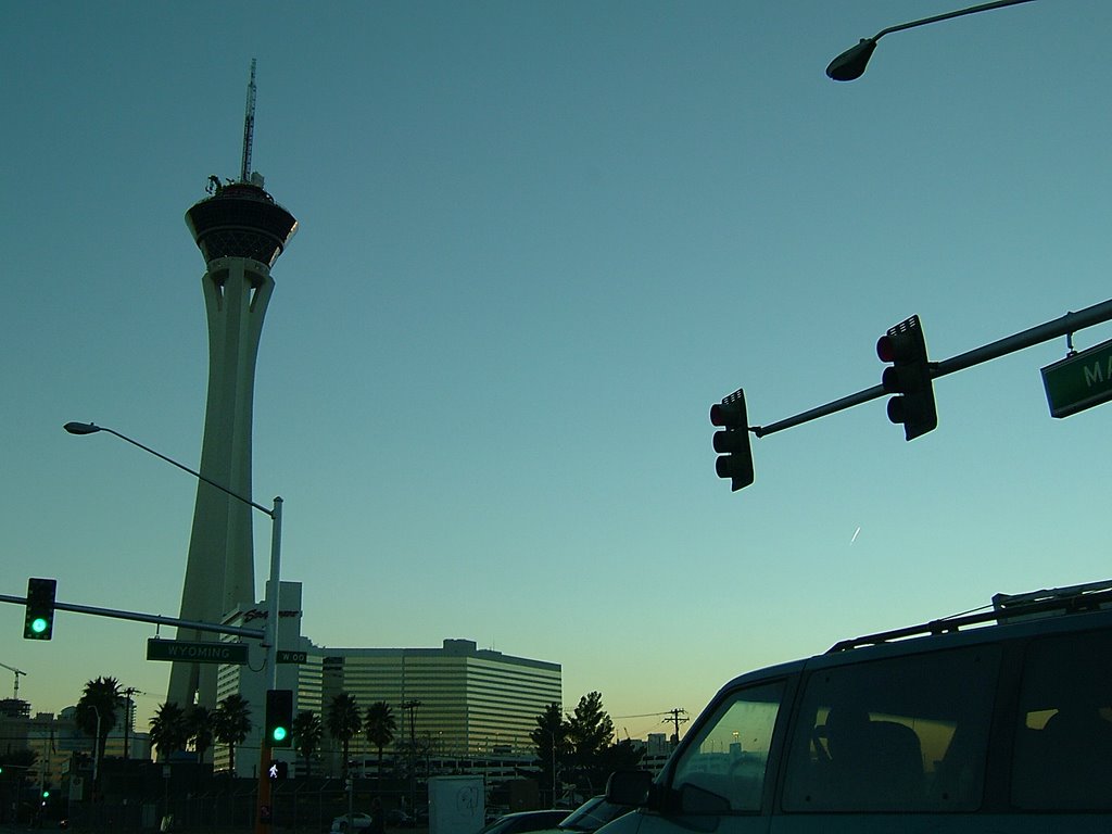 STRATOSPHERE HOTEL & CASINO(12.29.05)