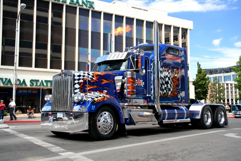 Reno, Virginia St; Car Parade, Customised Truck